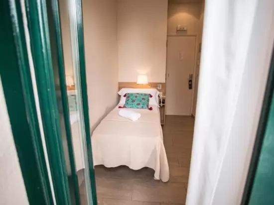 Hotel Kalima Caldes D'Estrach Buitenkant foto