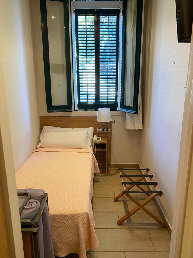 Hotel Kalima Caldes D'Estrach Buitenkant foto